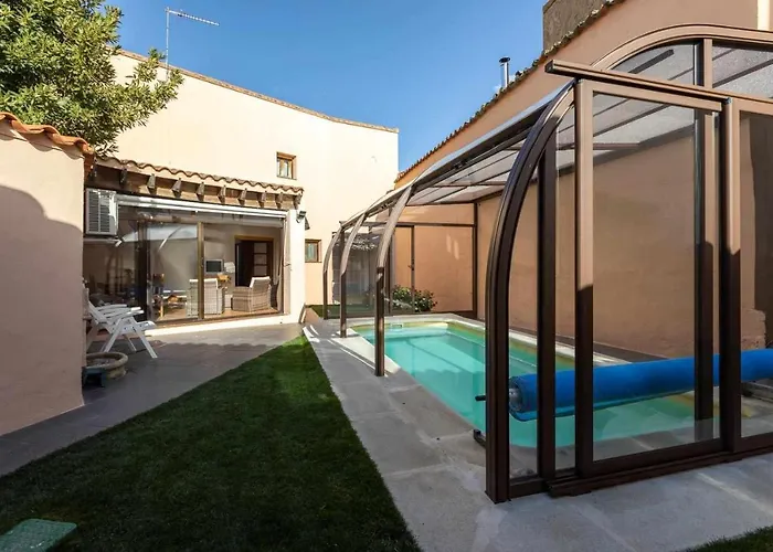 CASA ERNESTO Piscina Climatizada, porche y garaje